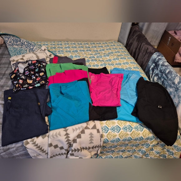 Cherokee Other - Mixed assortment of scrub tops & bottoms
